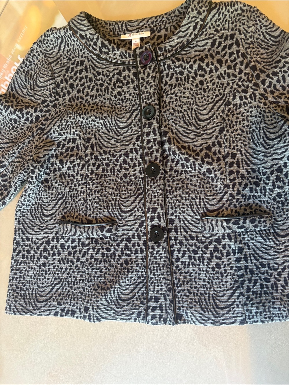 Women's Gray Black Patterned Button-Front Jacket - Picture 3 of 4